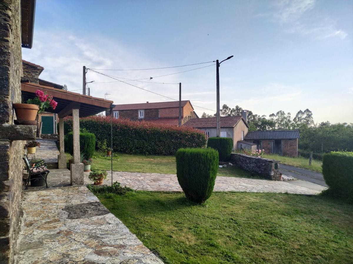 Casa O Castelo En Touro Villa Kültér fotó