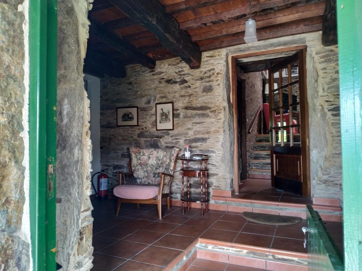 Casa O Castelo En Touro Villa Kültér fotó
